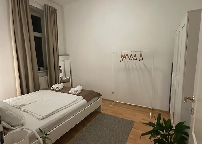Viennese Nest Daire *